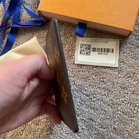 Louis Vuitton Card Holder - Picture 3 of 8